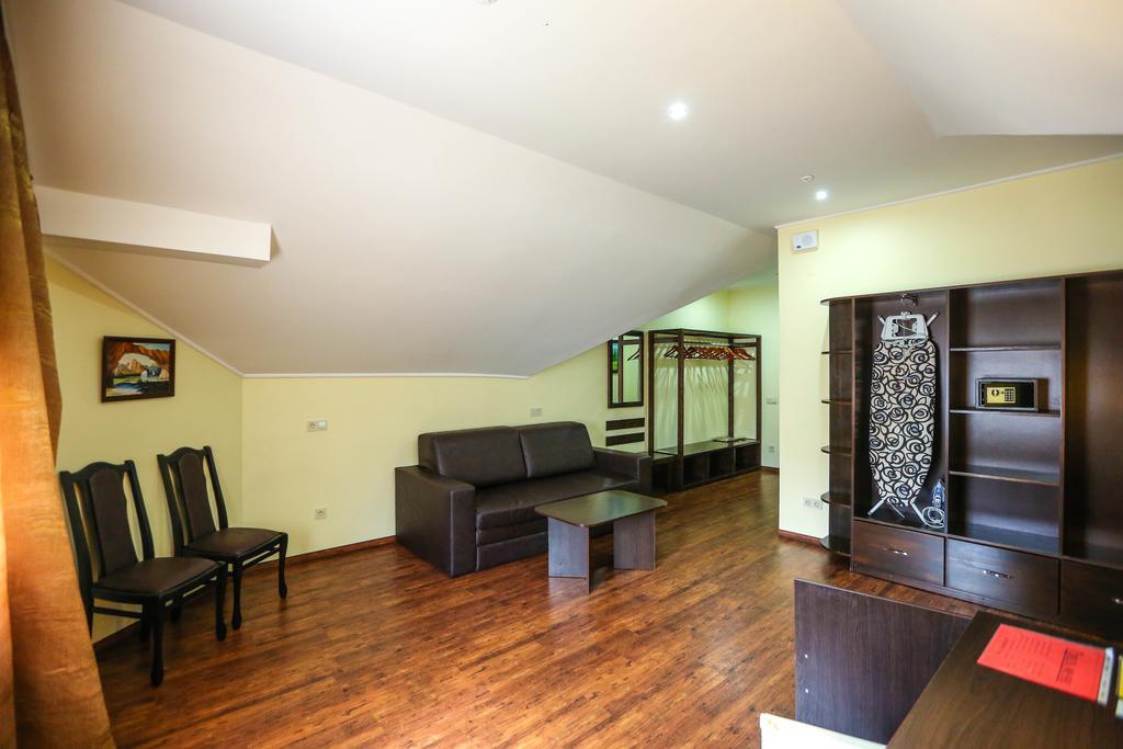 Home Hotel Bukovel Extérieur photo