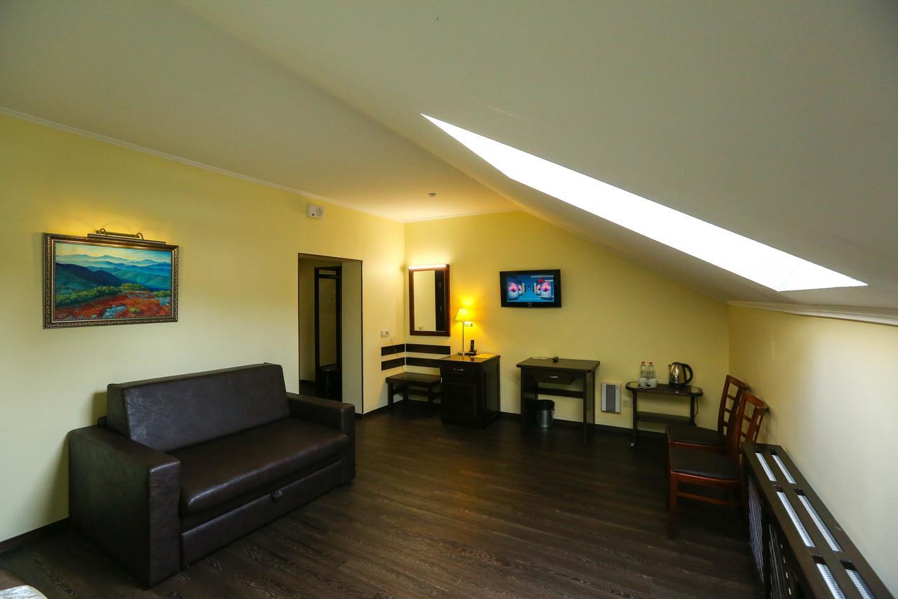 Home Hotel Bukovel Extérieur photo